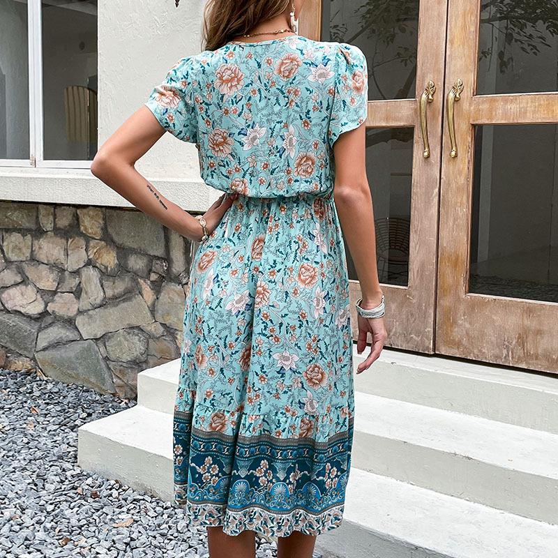 Kleid mit V-Ausschnitt und kurzen Ärmeln im Vintage-Print 