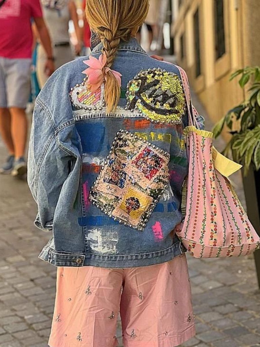 Jeansjacke mit Pailletten und Nieten 